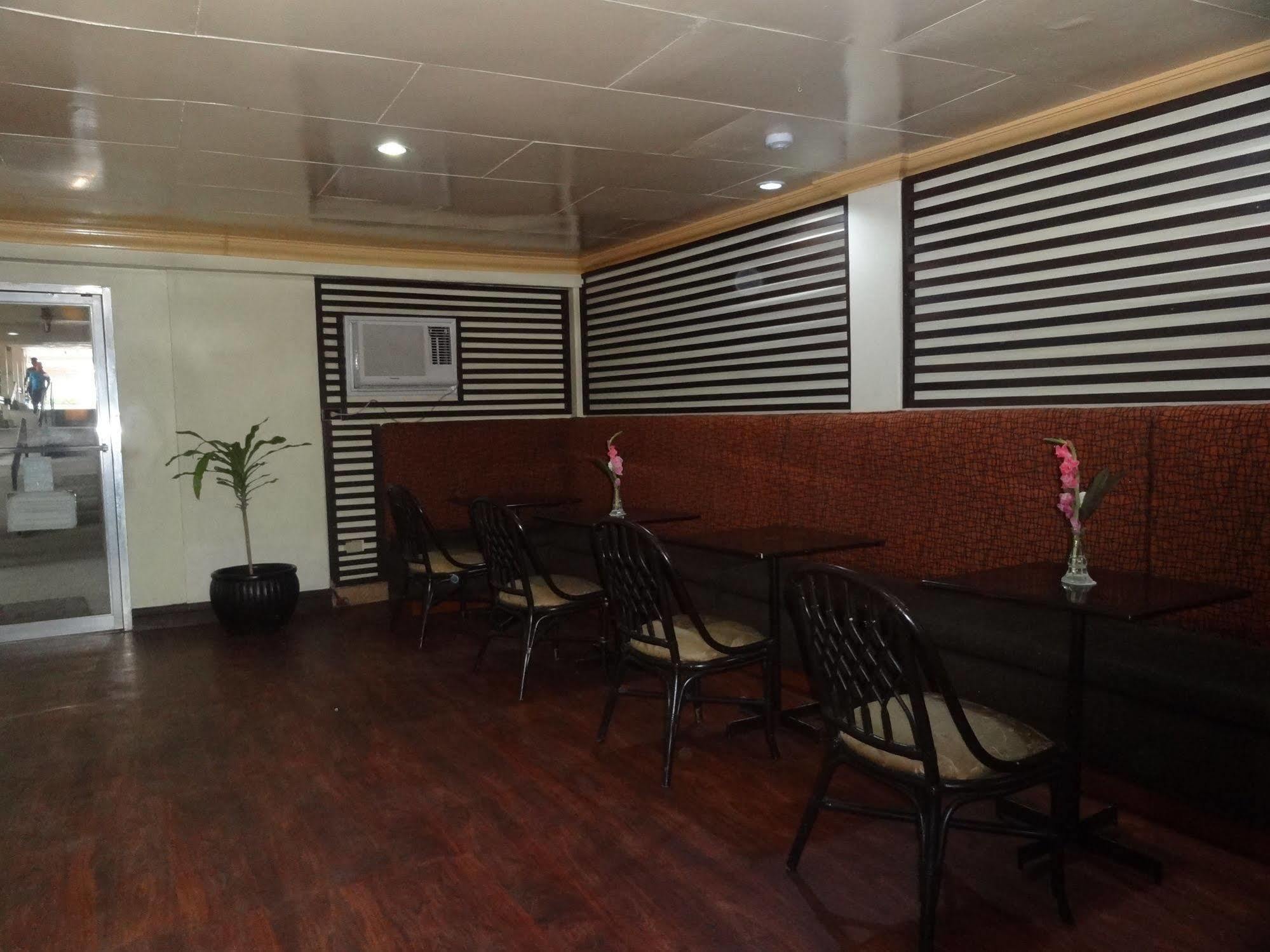 Hotel Cesario Lapu-Lapu City Exteriör bild