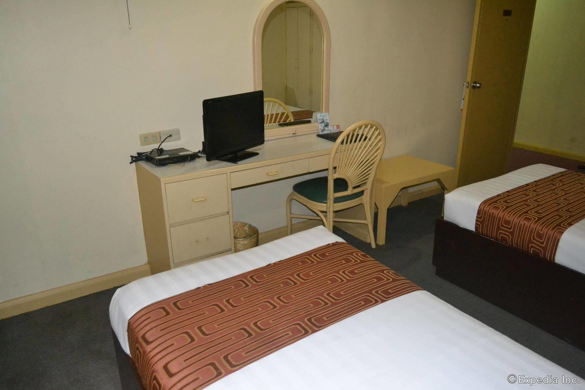 Hotel Cesario Lapu-Lapu City Exteriör bild