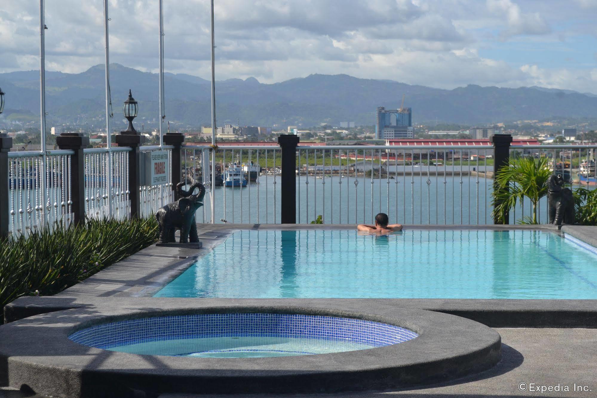 Hotel Cesario Lapu-Lapu City Exteriör bild