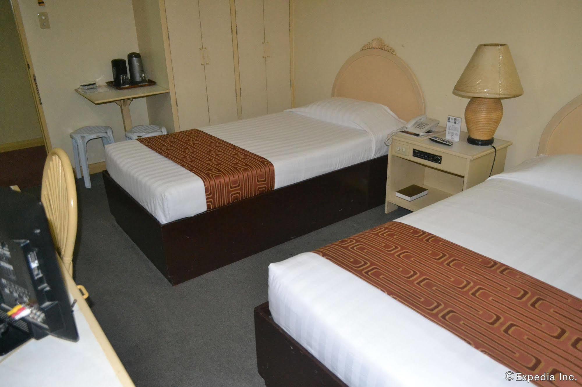 Hotel Cesario Lapu-Lapu City Exteriör bild