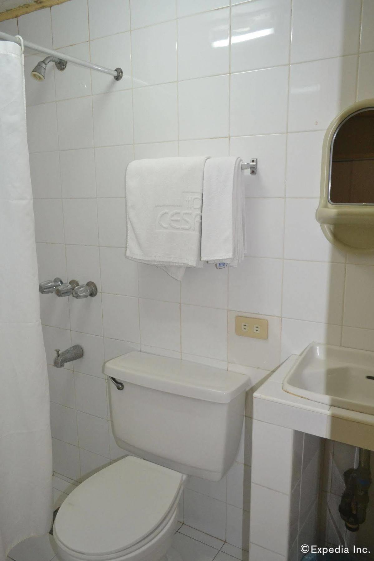 Hotel Cesario Lapu-Lapu City Exteriör bild